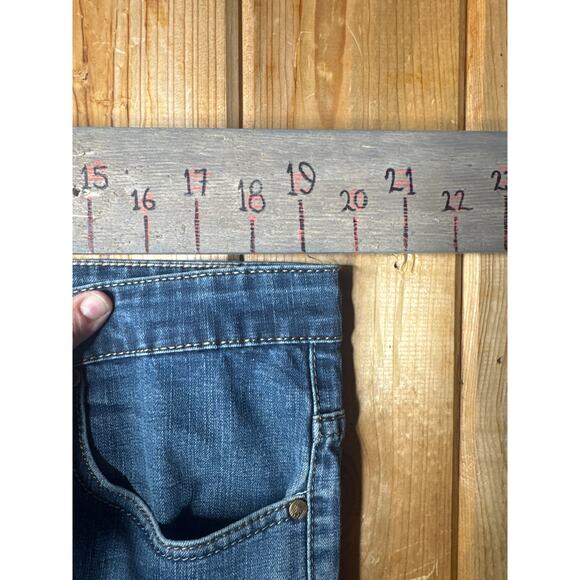 Burberry Men’s Medium Blue Wash Jeans 38x26 - Sits at Waist - Picture 7 of 8